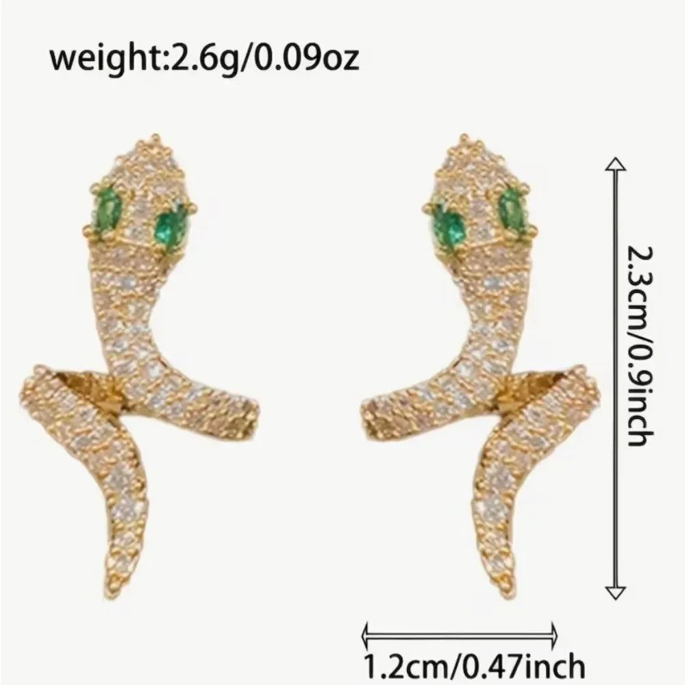 🐍 Betsey Johnson glistening crystal snake studs with green crystal eyes 🐍 - Picture 6 of 8